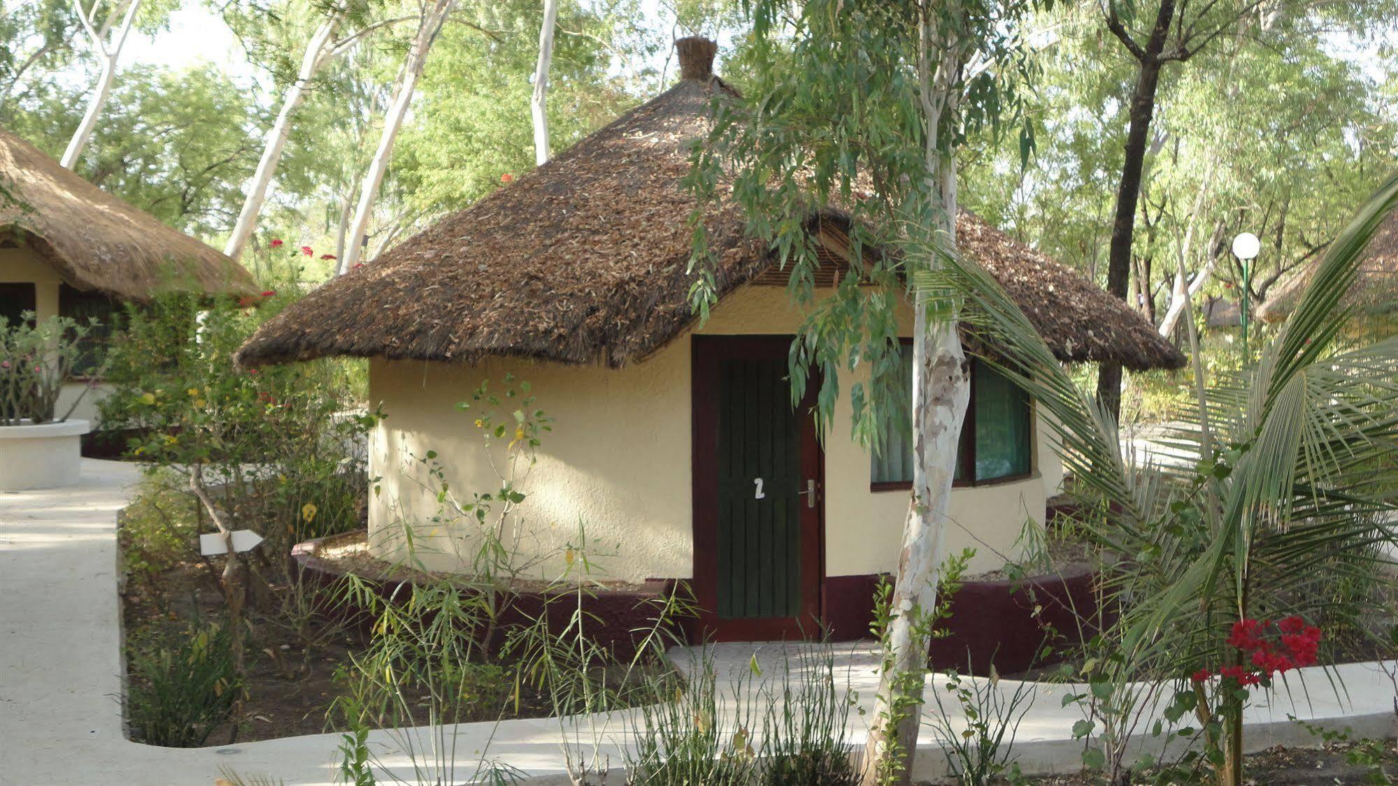 Keur Saloum Hotel Toubakouta Exterior photo