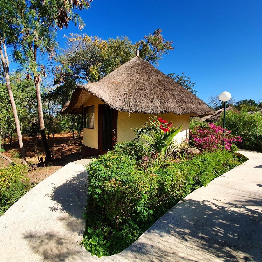 Keur Saloum Hotel Toubakouta Exterior photo